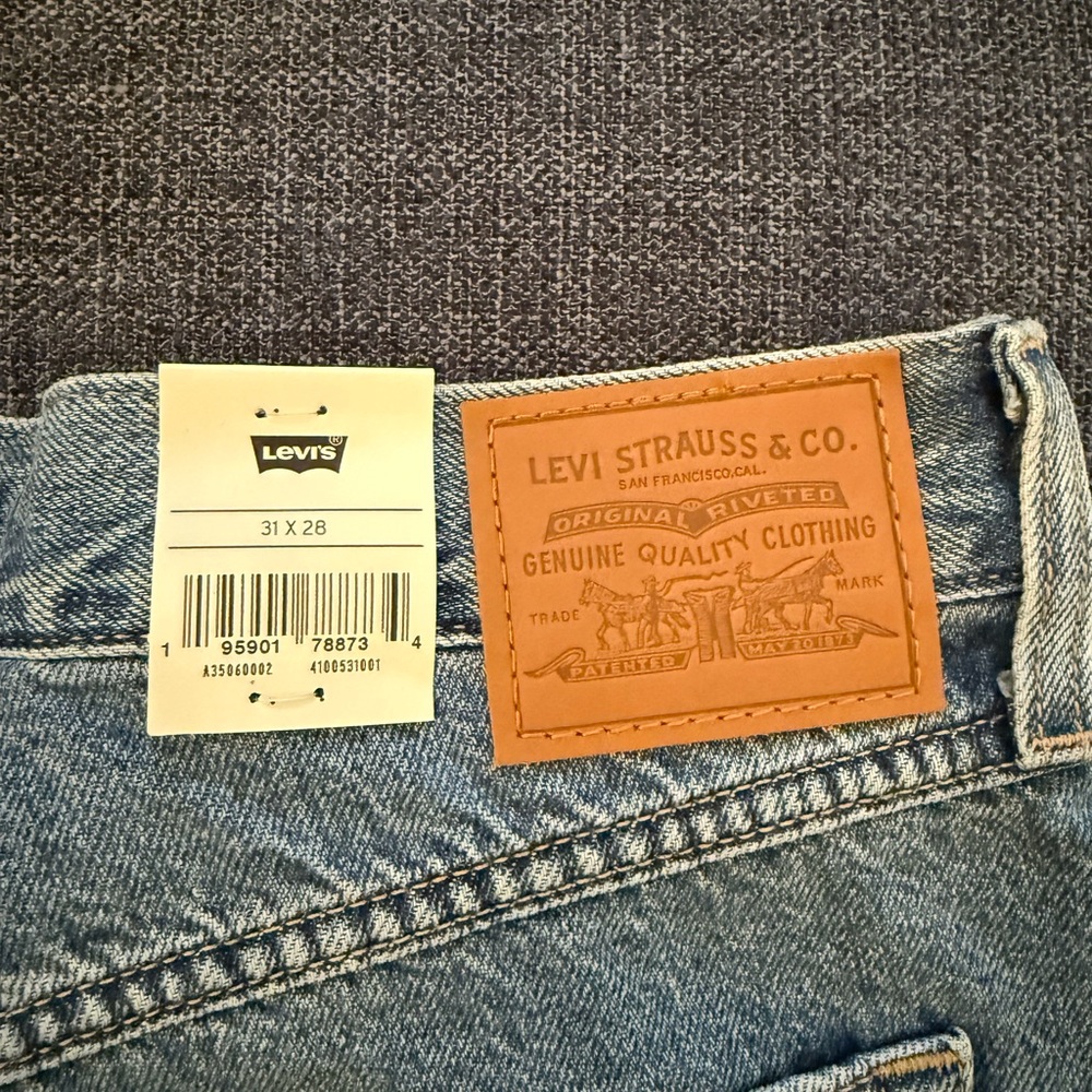 Levi’s mom jeans - Picture 4 of 5